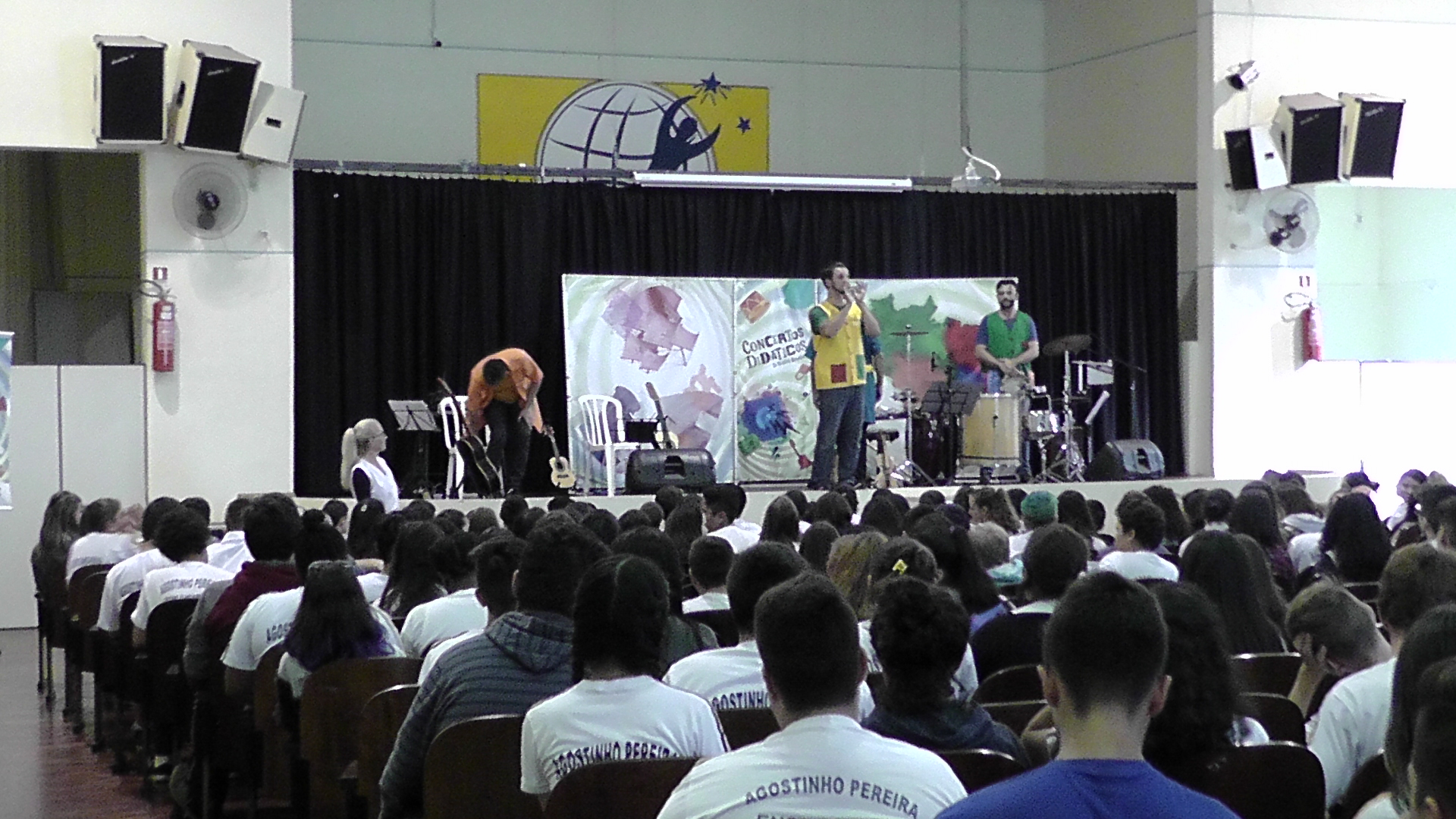 No dia 23 de abril de 2019, o grupo Parabolé Educação e Cultura, de Curitiba, esteve no Colégio Estadual Professor Agostinho Pereira, nos períodos da manhã e tarde com o espetáculo Linguagem e Arte! Concertos Didáticos da Música Brasileira, para os alunos do 6º ao 9º Ano.