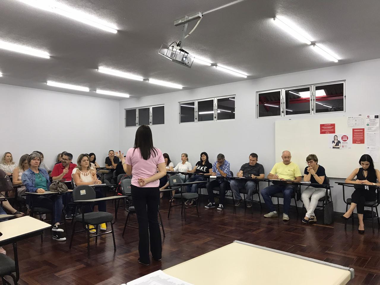 As Equipes Gestoras das Instituições Estaduais de Ensino do Núcleo Regional de Educação de Pato Branco estiveram reunidas no VI Encontro Formativo, formação continuada que foi realizada no dia 18 de outubro de 2019, no Município de Pato Branco.