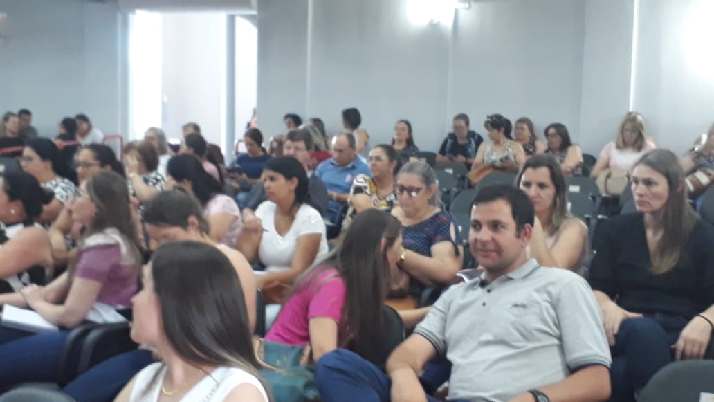 As Equipes Gestoras das Instituições Estaduais de Ensino do Núcleo Regional de Educação de Pato Branco estiveram reunidas no VII Encontro Formativo, formação continuada que foi realizada no dia 19 de novembro de 2019, na FADEP, no Município de Pato Branco.