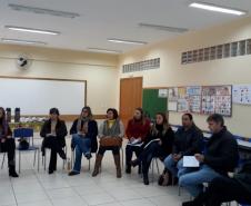 O Núcleo Regional de Educação de Pato Branco realizou, no mês de agosto, oito reuniões descentralizadas com diretores, diretores auxiliares e documentadores. No formato de rodas de conversa, foram debatidos três assuntos relacionados à gestão pedagógica da escola: avaliações internas e externas; gestão de sala de aula; e frequência escolar. 