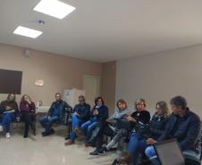 O Núcleo Regional de Educação de Pato Branco realizou, no mês de agosto, oito reuniões descentralizadas com diretores, diretores auxiliares e documentadores. No formato de rodas de conversa, foram debatidos três assuntos relacionados à gestão pedagógica da escola: avaliações internas e externas; gestão de sala de aula; e frequência escolar. 
