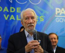 O Governo do Paraná deu início nesta quarta-feira (25) ao processo de implantação do Colégio da Polícia Militar de Pato Branco, que vai ocupar a estrutura do atual Colégio Estadual La Salle. Será a primeira unidade do Sudoeste do Estado. Em 2020 haverá uma transição pedagógica para a gestão da Polícia Militar, que começará oficialmente em 2021.