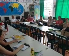 O projeto “Vem brincar comigo”, foi idealizado pela equipe diretiva do Colégio Estadual do Campo Cely Tereza Grezzana e planejado durante a semana pedagógica de fevereiro com professores e funcionários, após a análise da avaliação SAEP de matemática, onde percebemos a dificuldade dos alunos com medidas de área, ângulos e formas.