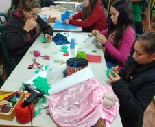 O projeto “Vem brincar comigo”, foi idealizado pela equipe diretiva do Colégio Estadual do Campo Cely Tereza Grezzana e planejado durante a semana pedagógica de fevereiro com professores e funcionários, após a análise da avaliação SAEP de matemática, onde percebemos a dificuldade dos alunos com medidas de área, ângulos e formas.