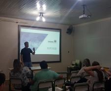  No dia 4 de outubro de 2019, nas dependências do Colégio Estadual La Salle – EFM, no Município de Pato Branco – PR, foi promovido pelo Núcleo Regional de Educação de Pato Branco, uma reunião técnica com a presença dos Diretores e Secretários das Instituições de Ensino da Rede Estadual, das Apaes e das Instituições de Ensino Particulares e dos Documentadores, assim como, Secretários(as) Municipais de Educação.