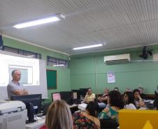 O Programa Reforço Escolar foi criado pela Secretaria de Estado da Educação e do Esporte com o objetivo de oferecer novos recursos digitais para alunos e professores