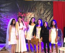 Aconteceu no dia 31 de outubro de 2019, no Colégio Estadual João XXIII – EFMP, município de Clevelândia, o MACABRO - 1º FESTIVAL DE TERROR DO COLÉGIO JOÃO XXIII - sob a coordenação da professora de Inglês Cristiana Dlugosz e Equipe Pedagógica, com apoio de todo o quadro de professores desta Instituição de Ensino.