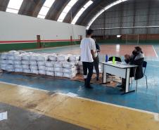 Em uma ação conjunta da SEJUF e SEED foram entregues 3441 cestas básicas para alunos das escolas Indígenas, Quilombola e do Campo no Núcleo Regional de Educação de Pato Branco.