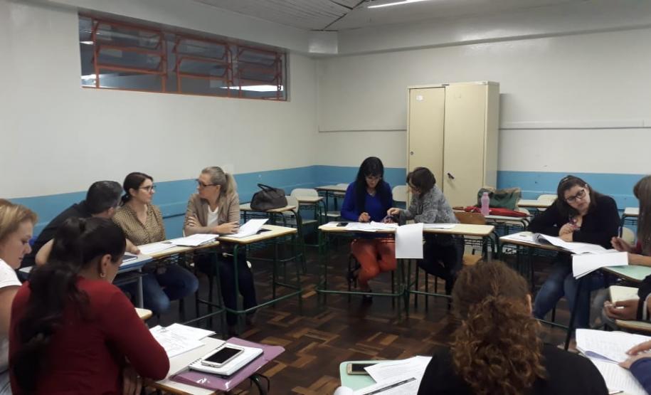 REUNIÃO PARA SOCIALIZAÇÃO  E ANÁLISE DO PLANO DE AÇÃO DAS ESCOLAS O NRE de Pato Branco realizou nos dias 07 e 08 de março de 2019, no Colégio Estadual Castro Alves, no Município de Pato Branco, Reunião para Socialização e Análise do Plano de Ação das Escolas.