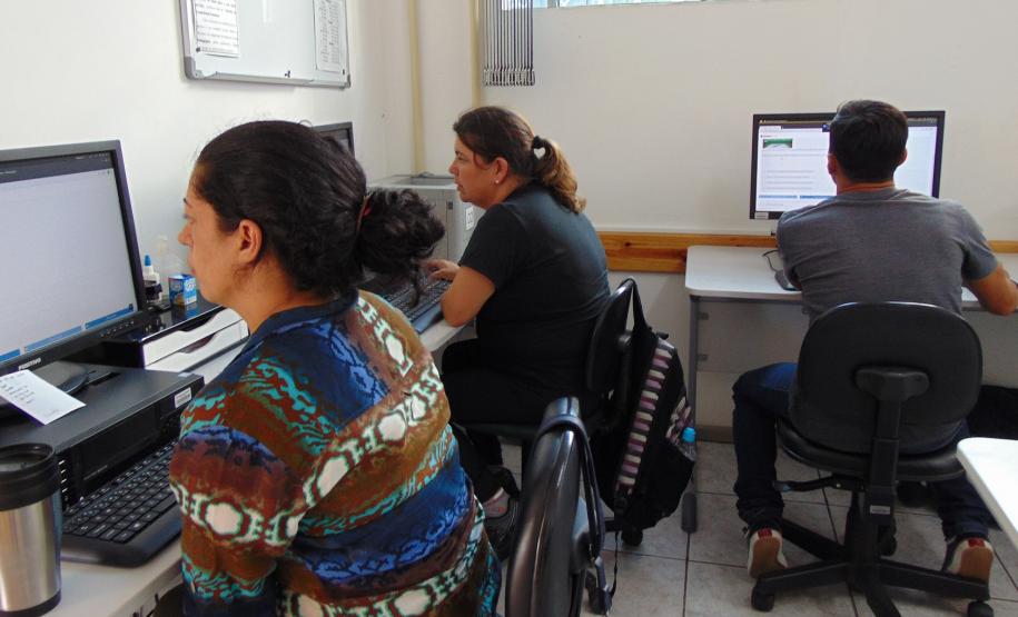 EXAMES ON LINE ENSINO MÉDIO - 1ª ETAPA O CEEBJA de Pato Branco realizou no dia 28 de março de 2019 a 1ª Etapa dos Exames online - Ensino Fundamental contemplando as disciplinas de Língua Portuguesa e Redação, Língua Estrangeira Moderna – Inglês, Matemática – Ciências - Educação Física- Arte.