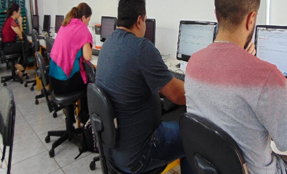 EXAMES ON LINE ENSINO FUNDAMENTAL -  2ª ETAPA O CEEBJA de Pato Branco realizou no dia 30 de abril de 2019, nos turnos manhã, tarde e noite, a  2ª Etapa dos Exames On Line - Ensino Fundamental contemplando as disciplinas de Língua Portuguesa e Redação,  Matemática, História, Geografia, Educação Física e Arte.