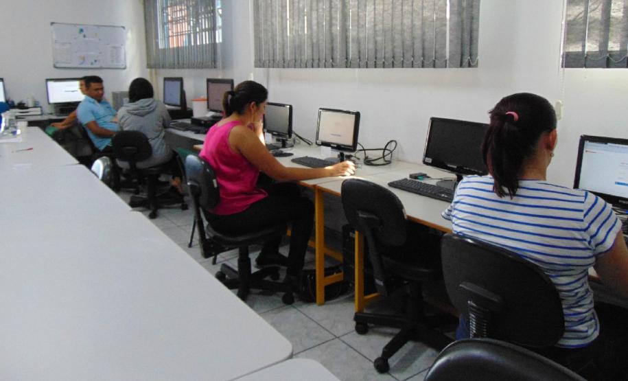 EXAMES ON LINE ENSINO FUNDAMENTAL -  2ª ETAPA O CEEBJA de Pato Branco realizou no dia 30 de abril de 2019, nos turnos manhã, tarde e noite, a  2ª Etapa dos Exames On Line - Ensino Fundamental contemplando as disciplinas de Língua Portuguesa e Redação,  Matemática, História, Geografia, Educação Física e Arte.