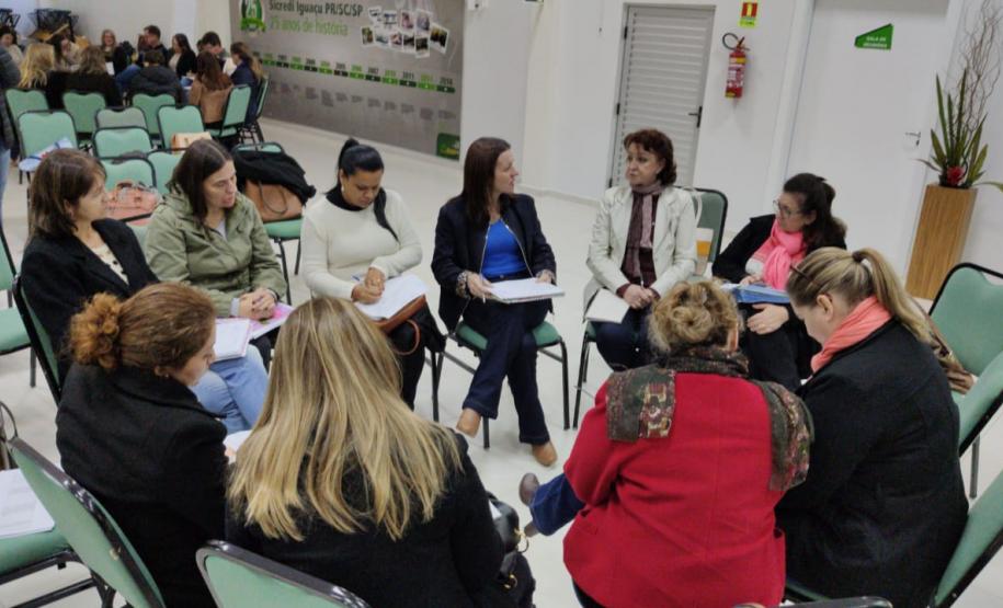 III ENCONTRO FORMATIVO DAS EQUIPES GESTORAS,  PROVA PARANÁ E PROGRAMA PRESENTE NA ESCOLA O Núcleo Regional de Educação de Pato Branco realizou nos dias 04, 05 e 06 de junho de 2019, o III Encontro Formativo das Equipes Gestoras, nos Municípios de Pato Branco, Palmas e São João, com oficinas para Pedagogos e Diretores das Instituições de Ensino da Rede Estadual, que trataram do Programa Presente na Escola e da Prova Paraná.