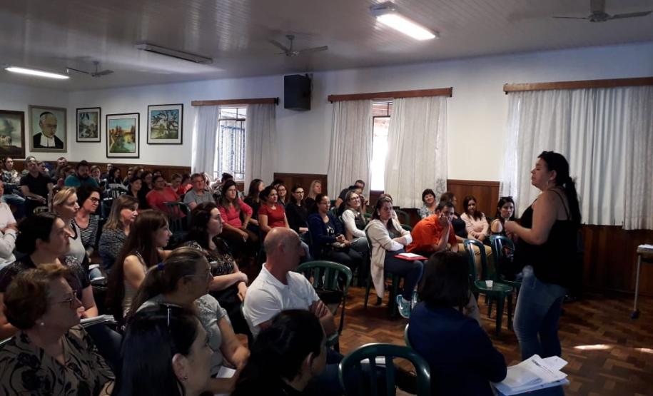 REUNIÃO SERE/CENSO ESCOLAR No dia 13 de junho de 2019, aconteceu no Colégio Estadual La Salle, no Município de Pato Branco, reunião de formação sobre o Censo Escolar 2019.