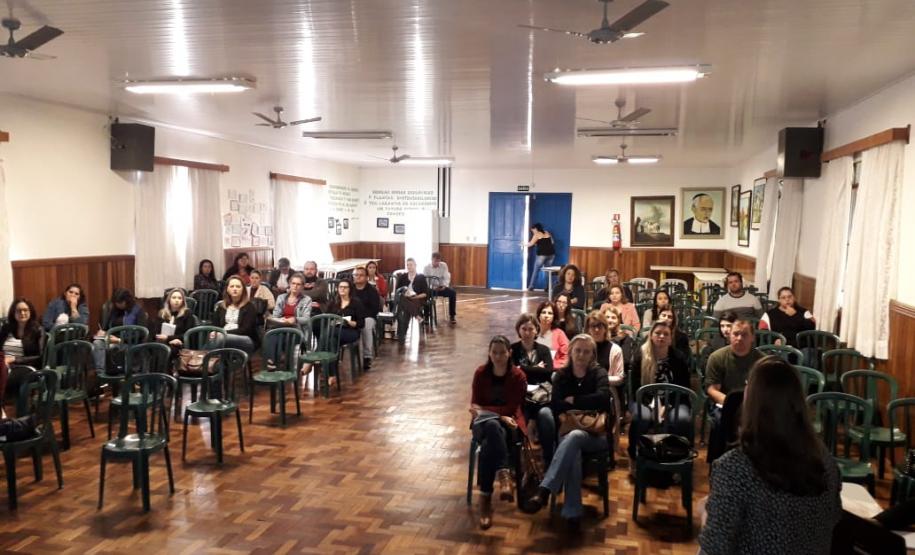REUNIÃO SERE/CENSO ESCOLAR No dia 13 de junho de 2019, aconteceu no Colégio Estadual La Salle, no Município de Pato Branco, reunião de formação sobre o Censo Escolar 2019.