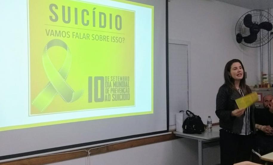 PALESTRA: VIVER É A MELHOR OPÇÃO!!! O CEEBJA de Pato Branco recebeu na noite de 25 de setembro de 2019, a Psicóloga Eliza Penachi, representando o CAPS II, Centro de Atenção Psicossocial desse município para ministrar uma palestra para alunos e professores.
