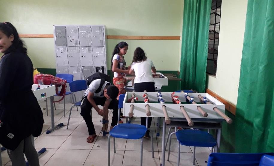O COLÉGIO ESTADUAL DO CAMPO CELY TEREZA GREZZANA, O MUNICÍPIO DE CHOPINZINHO E O NRE DE PATO BRANCO INCENTIVAM O PROTAGONISMO ESTUDANTIL  “DE CRIANÇA PARA CRIANÇA” O projeto “Vem brincar comigo”, foi idealizado pela equipe diretiva do Colégio Estadual do Campo Cely Tereza Grezzana e planejado durante a semana pedagógica de fevereiro com professores e funcionários, após a análise da avaliação SAEP de matemática, onde percebemos a dificuldade dos alunos com medidas de área, ângulos e formas.