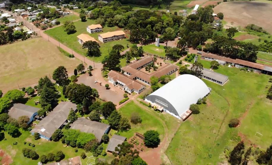 XIII EXPOAB 2019 O Centro Estadual de Educação Profissional Assis Brasil de Clevelândia – PR, promoveu nos dias 08, 09 e 10 de outubro a XIII EXPOAB 2019, com o objetivo de divulgar os Cursos existentes no colégio
