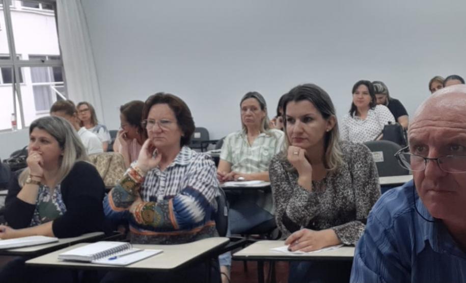 VI ENCONTRO FORMATIVO As Equipes Gestoras das Instituições Estaduais de Ensino do Núcleo Regional de Educação de Pato Branco estiveram reunidas no VI Encontro Formativo, formação continuada que foi realizada no dia 18 de outubro de 2019, no Município de Pato Branco.