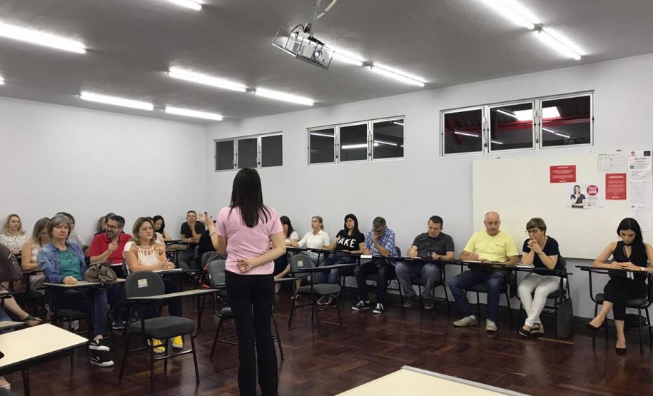VI ENCONTRO FORMATIVO As Equipes Gestoras das Instituições Estaduais de Ensino do Núcleo Regional de Educação de Pato Branco estiveram reunidas no VI Encontro Formativo, formação continuada que foi realizada no dia 18 de outubro de 2019, no Município de Pato Branco.