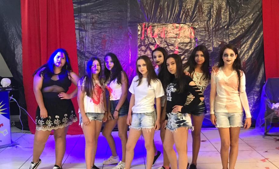 MACABRO -  I FESTIVAL DE TERROR DO COLÉGIO JOÃO XXIII Aconteceu no dia 31 de outubro de 2019, no Colégio Estadual João XXIII – EFMP, município de Clevelândia, o MACABRO - 1º FESTIVAL DE TERROR DO COLÉGIO JOÃO XXIII - sob a coordenação da professora de Inglês Cristiana Dlugosz e Equipe Pedagógica, com apoio de todo o quadro de professores desta Instituição de Ensino.