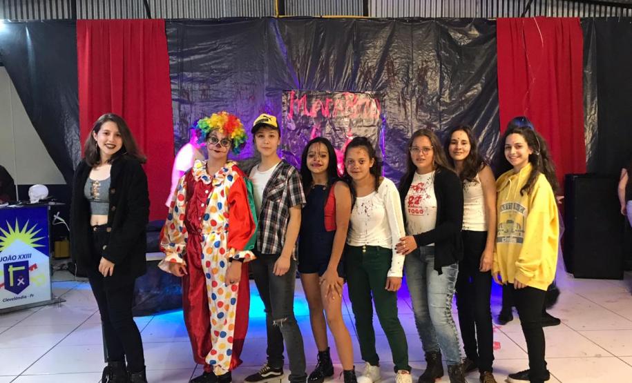 MACABRO -  I FESTIVAL DE TERROR DO COLÉGIO JOÃO XXIII Aconteceu no dia 31 de outubro de 2019, no Colégio Estadual João XXIII – EFMP, município de Clevelândia, o MACABRO - 1º FESTIVAL DE TERROR DO COLÉGIO JOÃO XXIII - sob a coordenação da professora de Inglês Cristiana Dlugosz e Equipe Pedagógica, com apoio de todo o quadro de professores desta Instituição de Ensino.