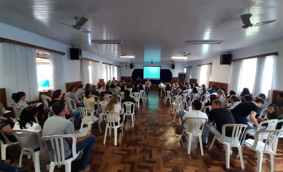 REUNIÃO SERE No dia 05 de dezembro de 2019, o Núcleo Regional de Educação de Pato Branco, realizou no Colégio Estadual La Salle, reunião para orientar as instituições de ensino sobre os procedimentos para abertura do período letivo de 2020, inclusão de turmas e efetivação das matrículas no Sistema Estadual de Registro Escolar – Escola Web. Bem como os procedimentos para o encerramento do ano letivo de 2019.