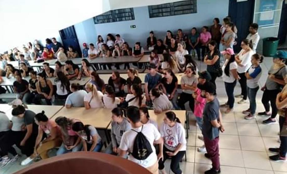 MUTIRÃO CONTRA A DENGUE O Colégio Estadual de Pato Branco – CEPB participou do mutirão contra a dengue, no sábado, dia 15 de fevereiro de 2020.