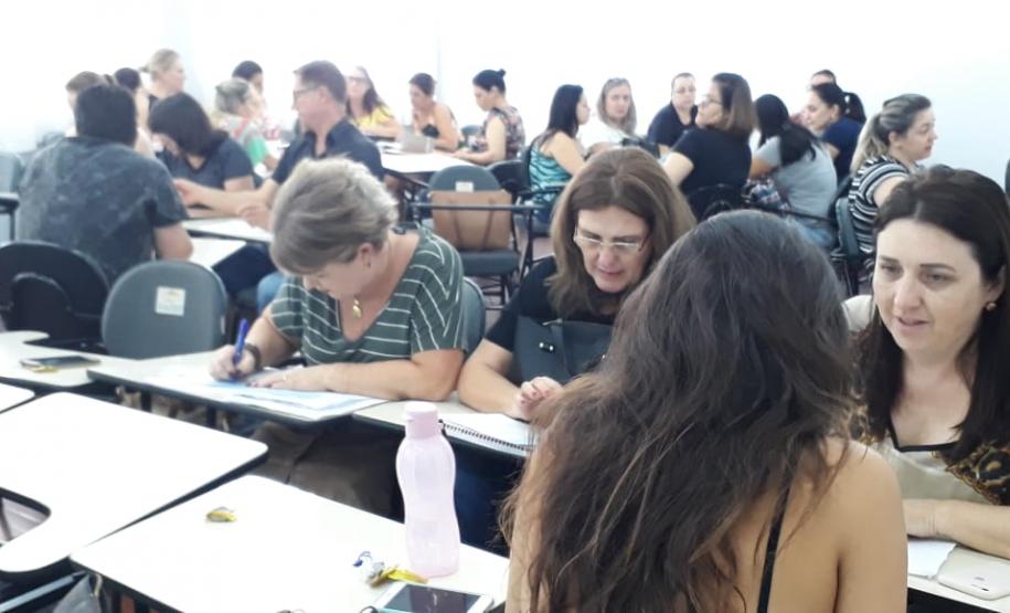 As Equipes Gestoras das Instituições Estaduais de Ensino do Núcleo Regional de Educação de Pato Branco estiveram reunidas no I Encontro Formativo, formação continuada que foi realizada dia 12 de março de 2020, em Pato Branco.