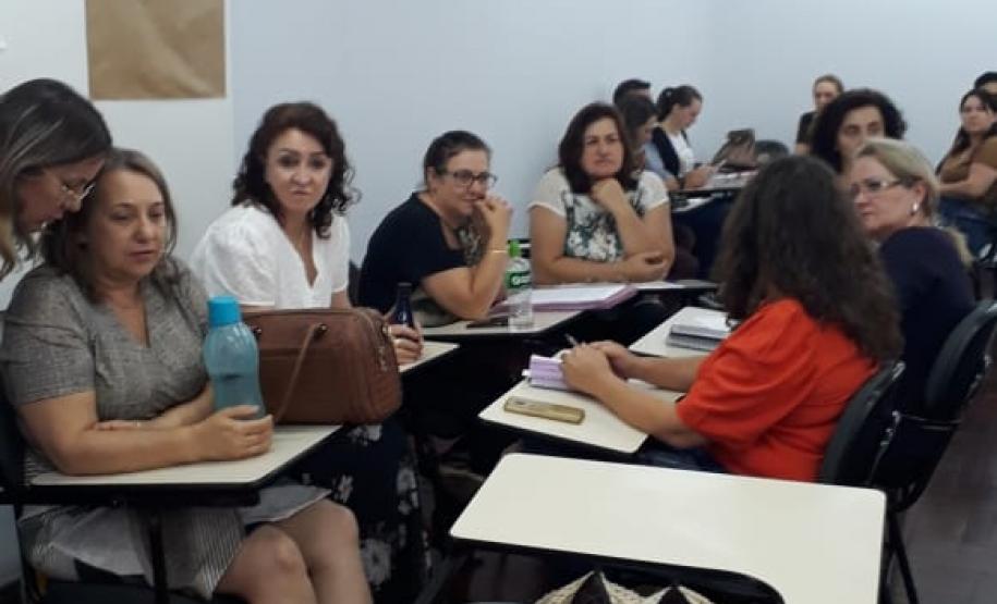 As Equipes Gestoras das Instituições Estaduais de Ensino do Núcleo Regional de Educação de Pato Branco estiveram reunidas no I Encontro Formativo, formação continuada que foi realizada dia 12 de março de 2020, em Pato Branco.