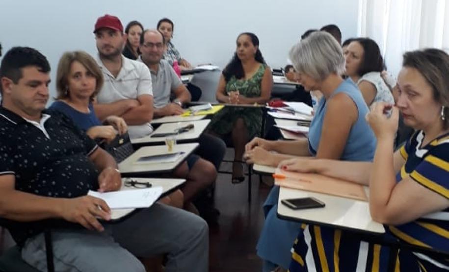 As Equipes Gestoras das Instituições Estaduais de Ensino do Núcleo Regional de Educação de Pato Branco estiveram reunidas no I Encontro Formativo, formação continuada que foi realizada dia 12 de março de 2020, em Pato Branco.