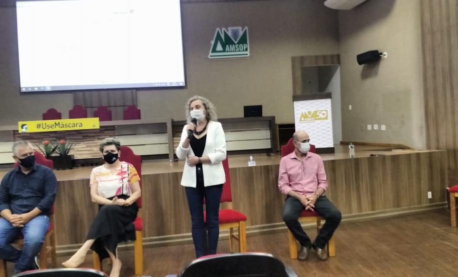 Reunião da AMSOP A chefe do Núcleo Regional de Educação Iara Lucia Tecchio Mezomo e o Assistente Técnico José Francisco Grezzana estiveram em reunião na AMSOP em Francisco Beltrão no dia 05 de fevereiro de 2021.