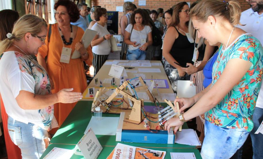 Aconteceu nos dias 22 e 23 de janeiro o Seminário de Diretores – Aprendizagem em Foco 2019, evento organizado pela Secretaria de Estado da Educação e direcionado aos diretores das escolas e colégios estaduais, chefes e assistentes dos Núcleos Regionais de Educação e coordenadores pedagógicos dos NRE´s.