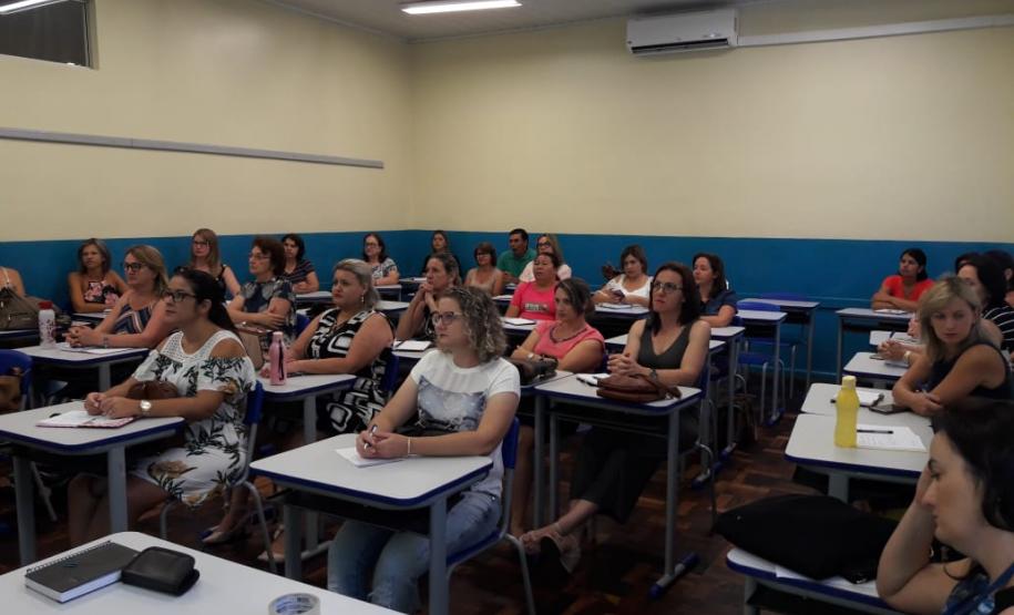 REUNIÃO TÉCNICA O NRE de Pato Branco realizou no dia 30 de janeiro de 2019, no Colégio Estadual Professor Agostinho Pereira, no Município de Pato Branco, Reunião Técnica para tratar sobre a Resolução de Distribuição de Aulas 2019 e orientações para os dias de estudo e planejamento.